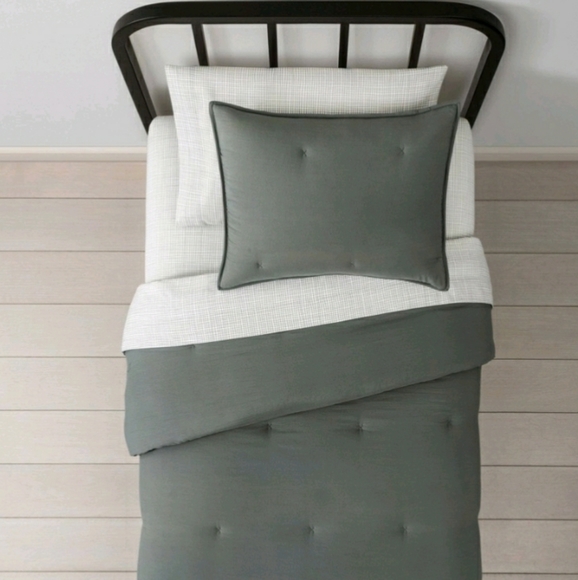Twin Solid Comforter Foggy Day Green 